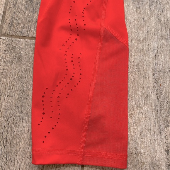 Super Cute Cropped Leggings - Picture 4 of 9